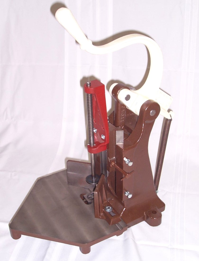 Craftsmen bench model corner cutter